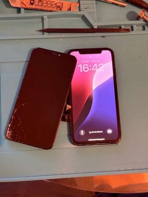 iPhone screen repaired and fully functioning